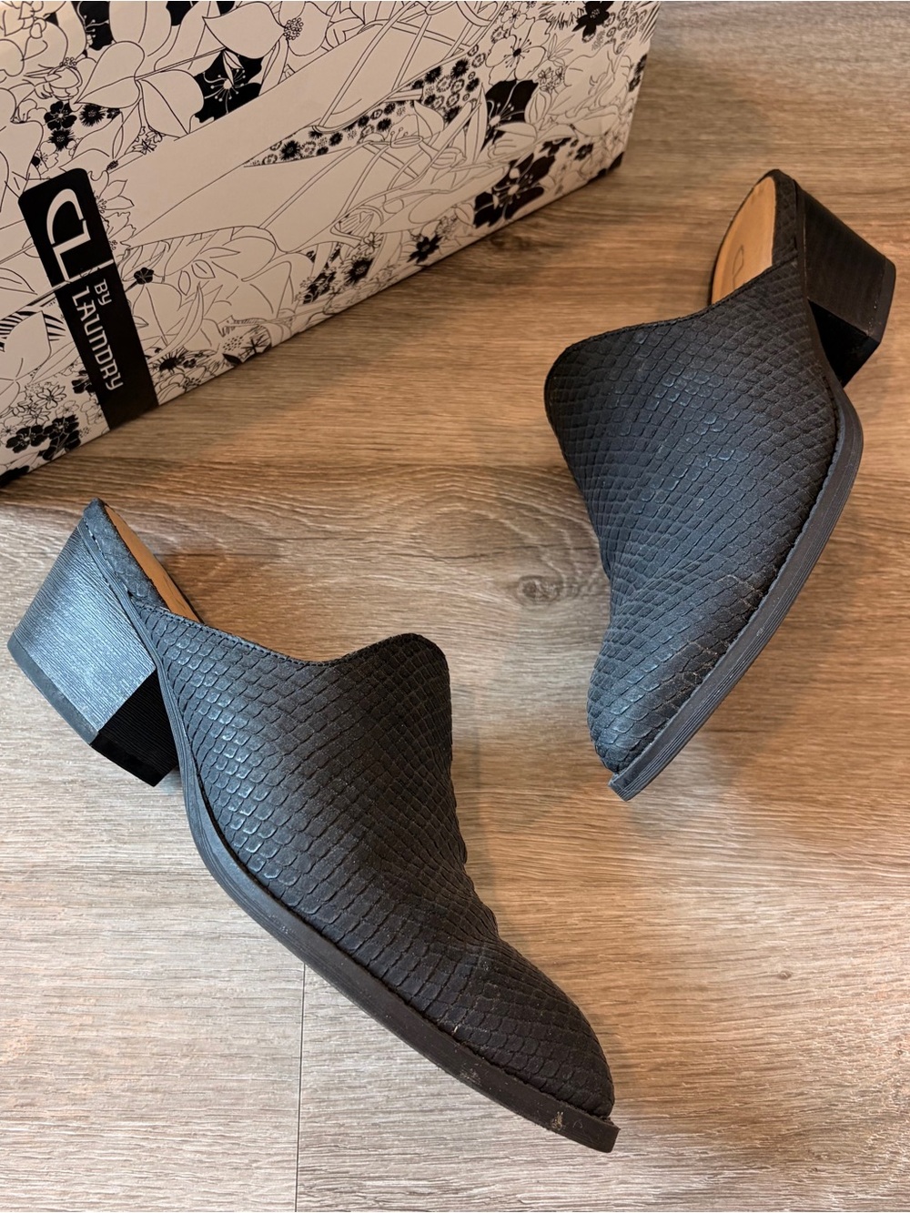 CL by Chinese Laundry Catherine Snake Black mules